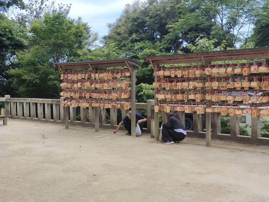 竈門神社にて清掃活動を行いました[6月]